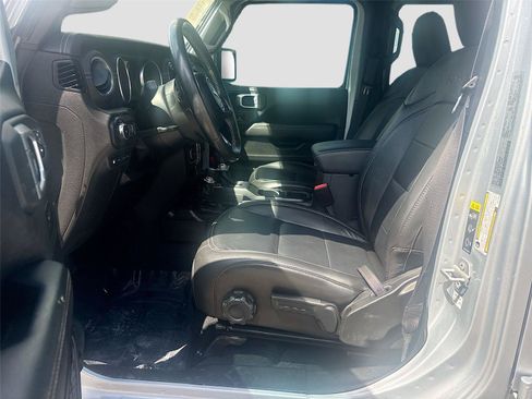 Used 2022 Jeep Wrangler Unlimited Sahara w/ Cold Weather Group AWD/4WD image 20