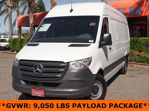 Used 2024 Mercedes-Benz Sprinter 2500 w/ Acoustic Package image 4