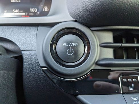 Used 2023 Toyota Crown Limited image 28