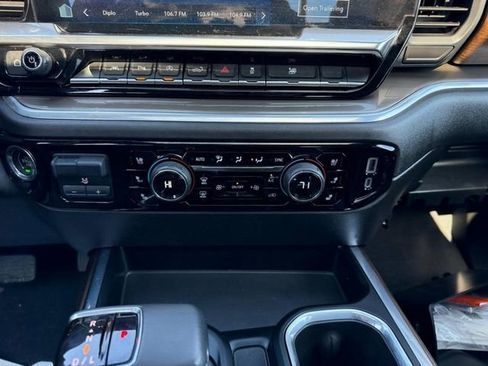 Used 2022 Chevrolet Silverado 1500 High Country w/ High Country Premium Package image 14