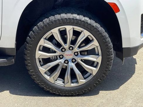 Used 2023 GMC Yukon Denali AWD/4WD image 10