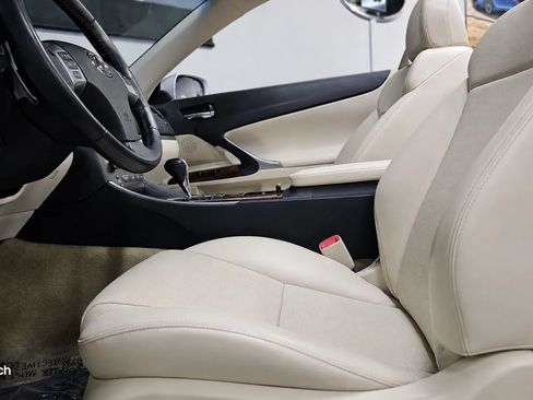 Used 2011 Lexus IS 250C RWD image 10