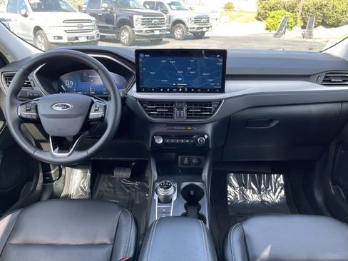 Used 2024 Ford Escape Platinum image 6