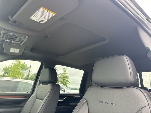New 2025 GMC Sierra 2500 Denali w/ Denali Reserve Package image 23