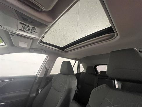 Certified 2021 Toyota RAV4 XLE w/ Convenience Package AWD/4WD image 9