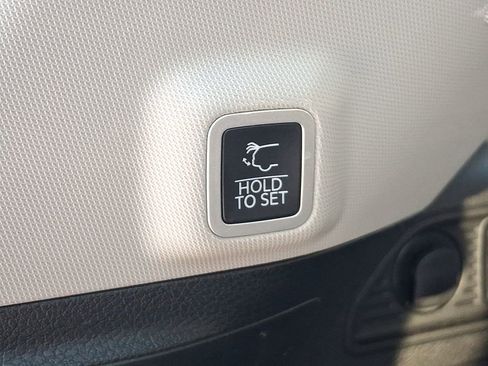 Used 2023 Jeep Grand Cherokee Overland image 36