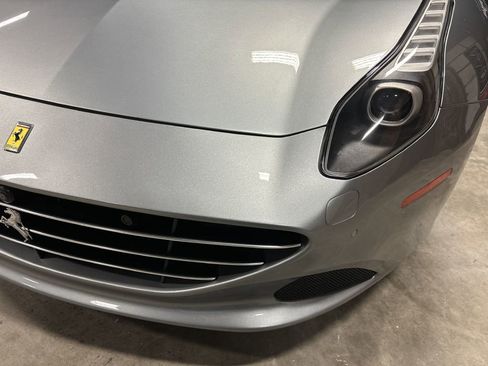 Used 2015 Ferrari California T image 28