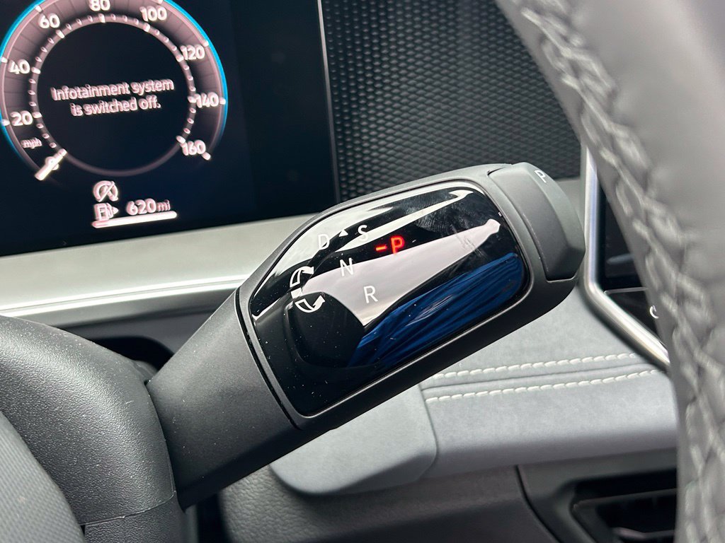 New 2026 Volkswagen Tiguan SE R-Line FWD image 23