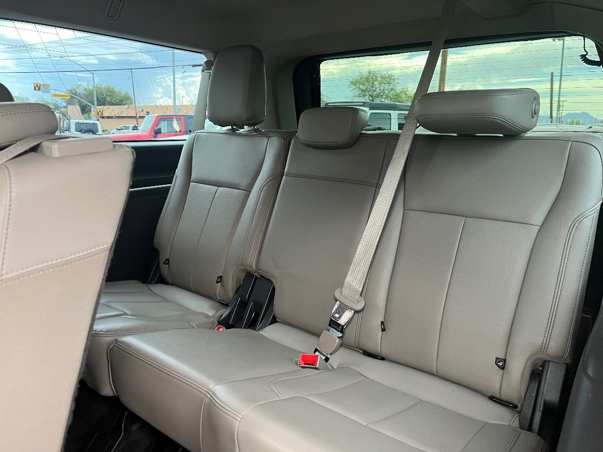 Used 2019 Ford Expedition Max XLT w/ Equipment Group 202A AWD/4WD image 30