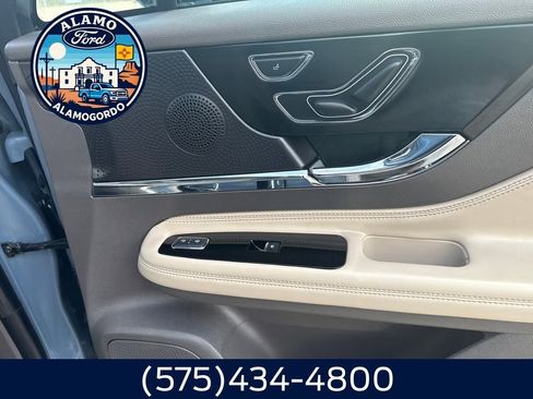 Used 2024 Lincoln Corsair Reserve w/ Equipment Group 201A image 18