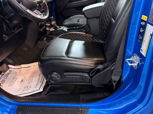 Used 2022 Jeep Wrangler Unlimited Sahara image 23