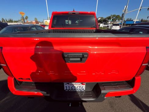 Used 2024 Toyota Tacoma TRD Sport w/ TRD Sport Upgrade Package AWD/4WD image 5