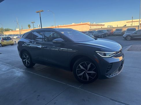 Used 2023 Volkswagen ID.4 Pro S image 5