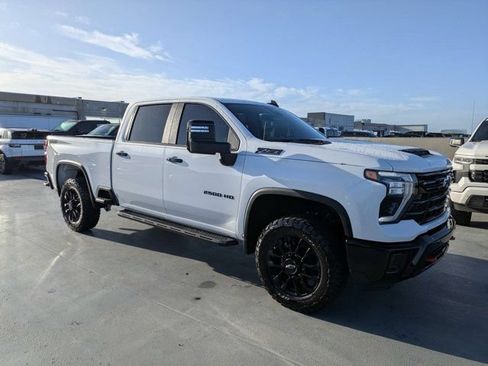 Used 2026 Chevrolet Silverado 2500 LT w/ Trail Boss Package AWD/4WD image 1