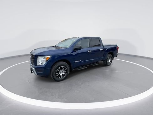 Used 2021 Nissan Titan SV w/ SV Convenience Package image 9