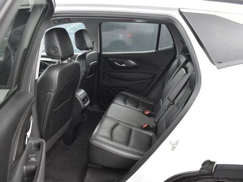 Used 2023 GMC Terrain SLT image 27