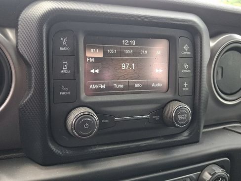 Used 2021 Jeep Wrangler Unlimited Sport AWD/4WD image 16