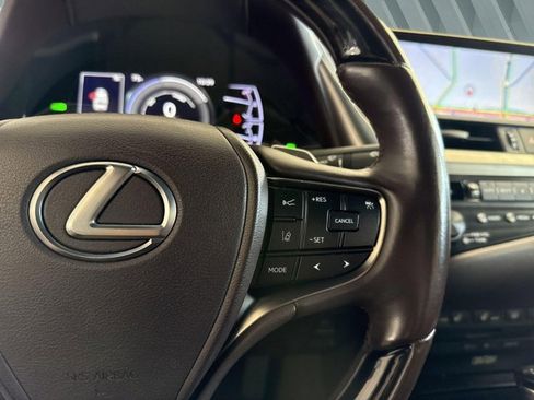 Used 2019 Lexus ES 300h w/ Accessory Package 2 FWD image 16