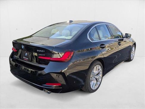 Used 2025 BMW 330i Sedan w/ Premium Package image 2