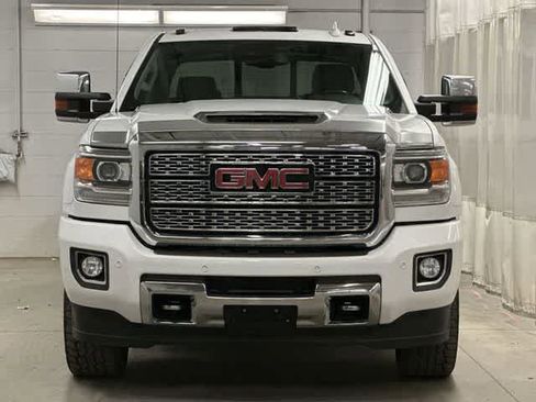 Used 2019 GMC Sierra 3500 Denali w/ Duramax Plus Package AWD/4WD image 29
