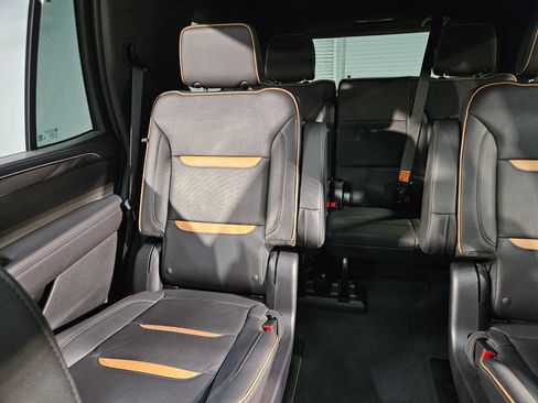 Used 2023 GMC Yukon AT4 w/ AT4 Premium Plus Package AWD/4WD image 12