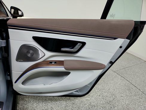 Certified 2023 Mercedes-Benz EQS 580 4MATIC Sedan image 28