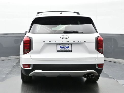 Used 2022 Hyundai Palisade SEL FWD image 3