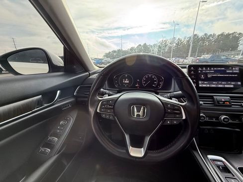 Used 2021 Honda Accord Touring image 14