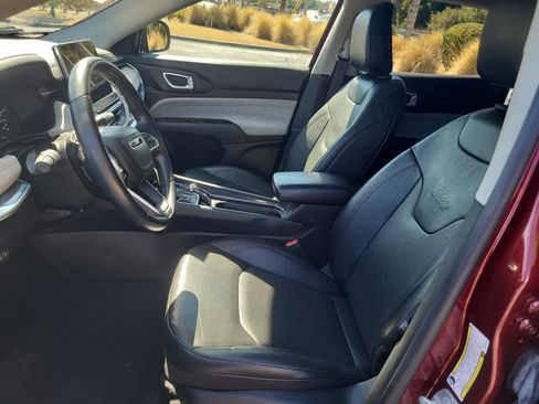 Used 2022 Jeep Compass Latitude image 20