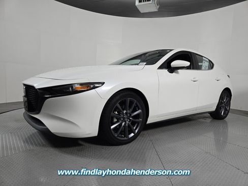 Used 2020 MAZDA MAZDA3 Hatchback image 2