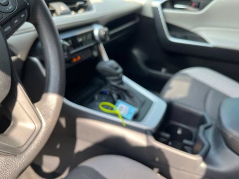 Used 2025 Toyota RAV4 XLE w/ Convenience Package FWD image 20