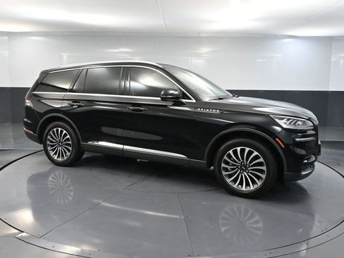 Used 2023 Lincoln Aviator Reserve image 4