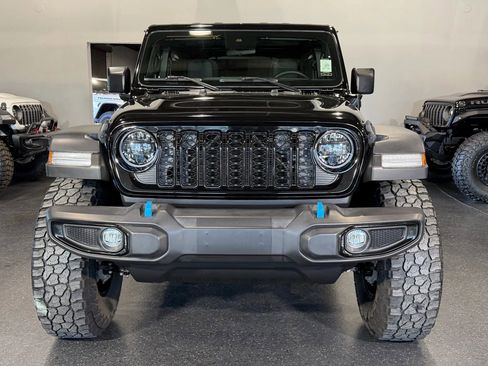 Used 2024 Jeep Wrangler Unlimited image 3