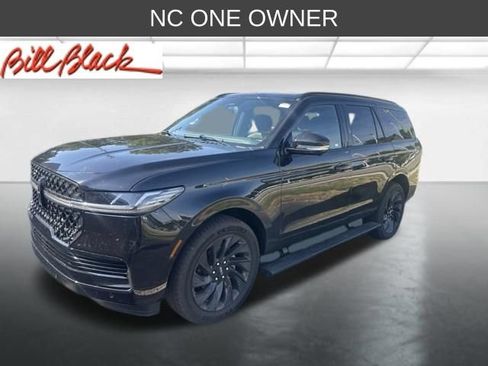 Used 2026 Lincoln Navigator Reserve w/ Jet Appearance Package AWD/4WD image 2