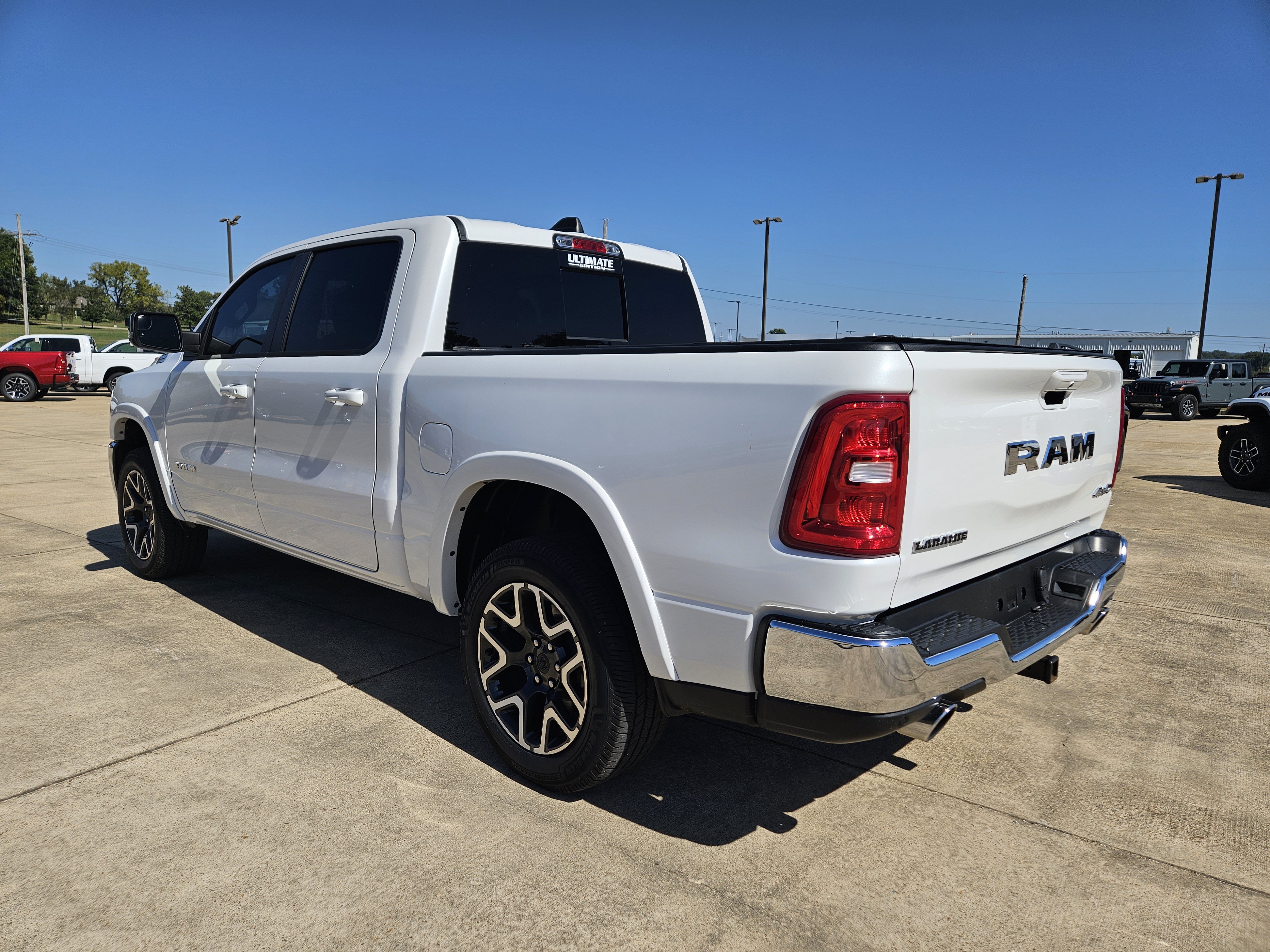 Used 2025 RAM 1500 Laramie AWD/4WD image 4