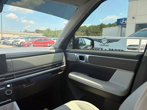 Used 2025 Hyundai Santa Fe Limited w/ Tow & Go Package FWD image 27