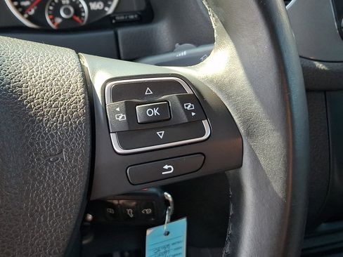 Used 2015 Volkswagen Tiguan SE image 21