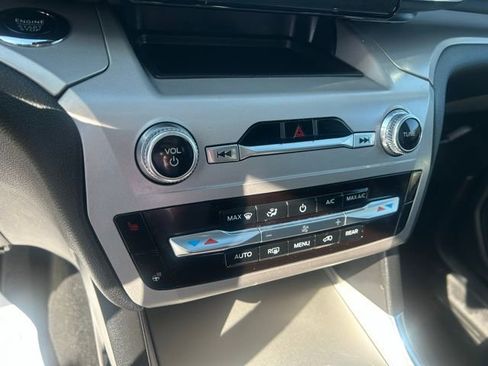 Used 2023 Ford Explorer XLT w/ Equipment Group 202A image 31