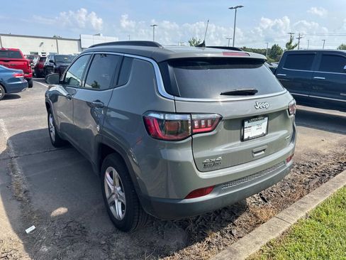 Used 2023 Jeep Compass Latitude AWD/4WD image 7