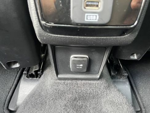 Used 2023 Jeep Compass Latitude w/ Sun and Sound Group AWD/4WD image 27