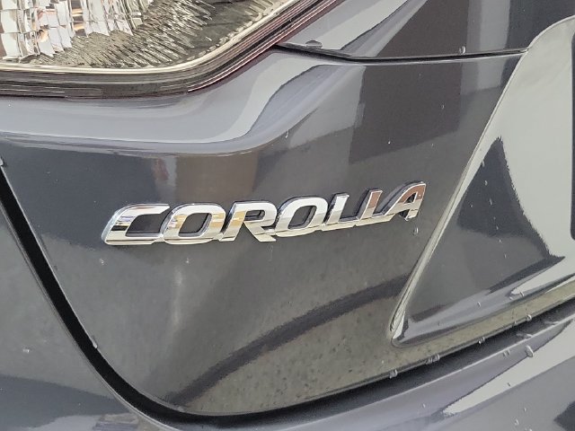 Used 2025 Toyota Corolla LE FWD image 9
