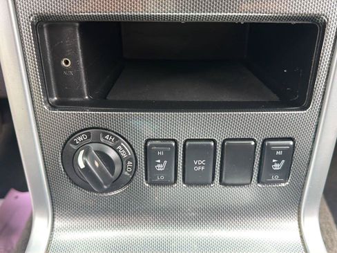 Used 2011 Nissan Pathfinder Silver AWD/4WD image 19