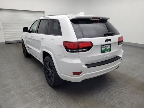 Used 2019 Jeep Grand Cherokee Altitude image 5