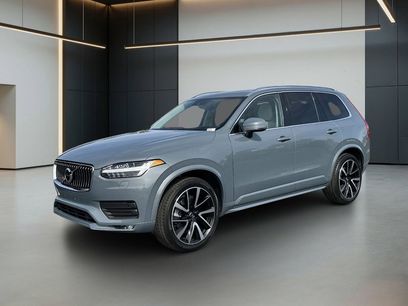 Used 2022 Volvo XC90 T6 Momentum w/ Advanced Package