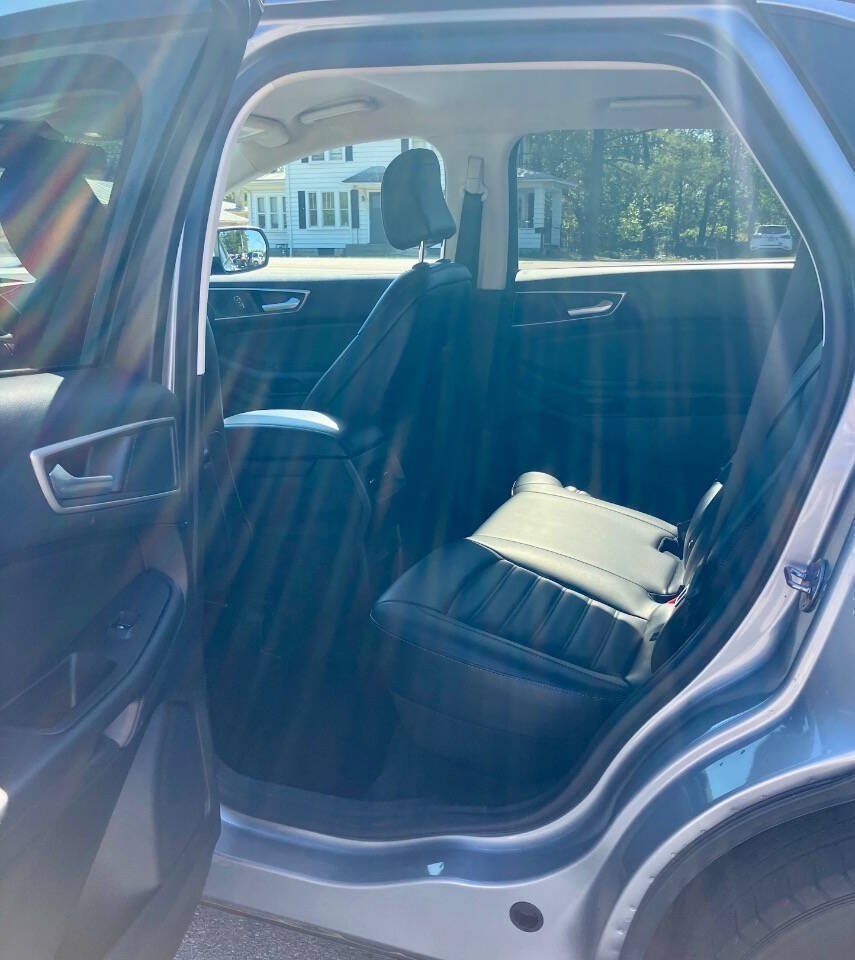 Used 2024 Ford Edge SEL AWD/4WD image 12