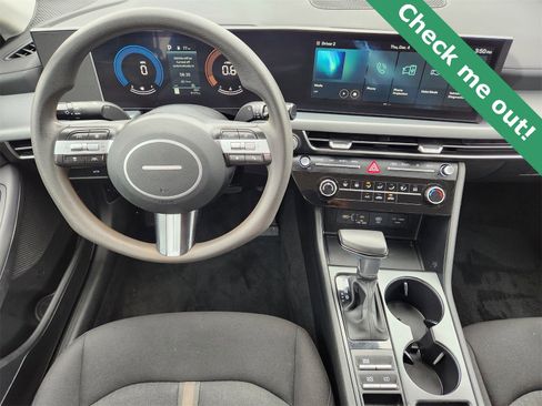 Used 2025 Hyundai Sonata SE image 26