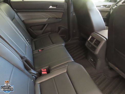 Used 2022 Volkswagen Atlas Cross Sport SEL R-Line AWD/4WD image 26