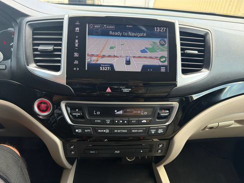 Used 2018 Honda Pilot Elite image 18