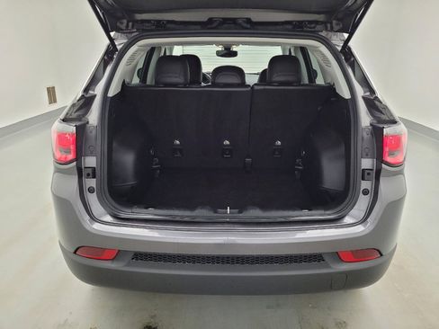 Used 2018 Jeep Compass Latitude w/ Popular Equipment Group FWD image 29