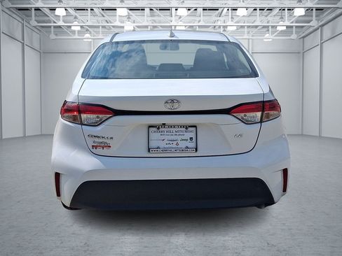 Used 2024 Toyota Corolla LE FWD image 4